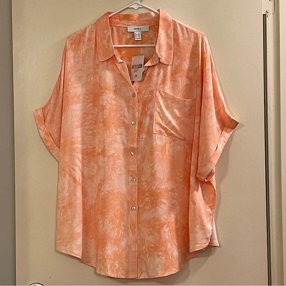 FOREVER 21 Tie Dye Collar Short Sleeve Woven Shirt in Orange - Picture 1 of 5